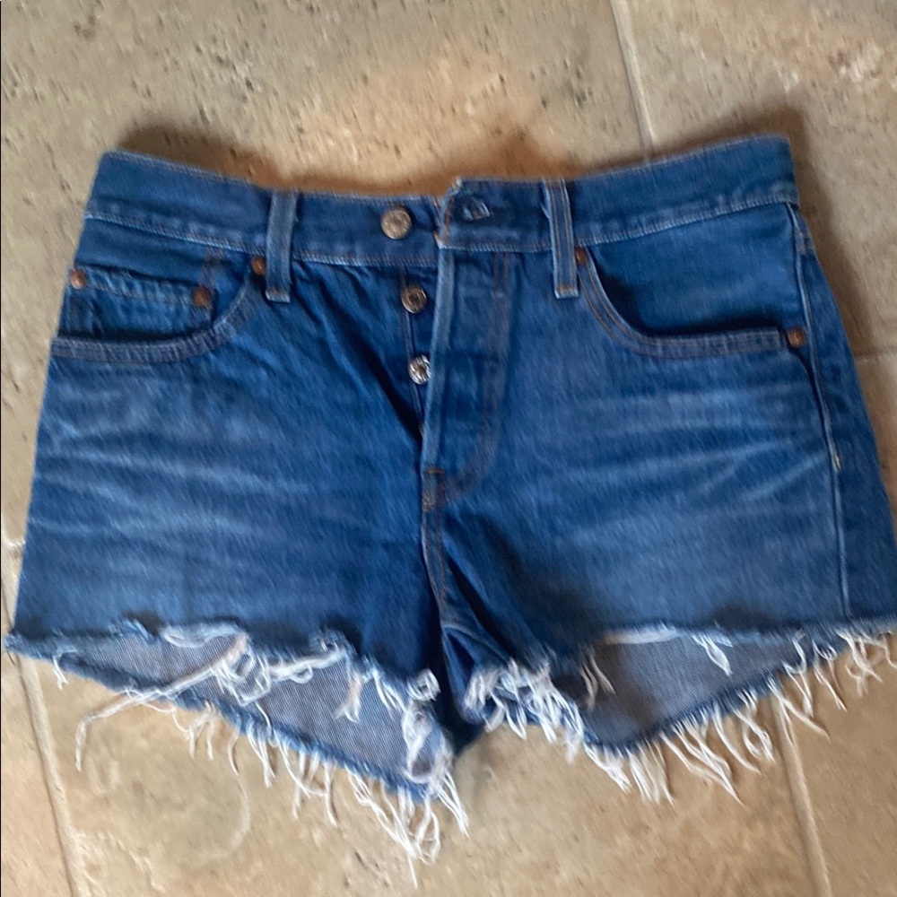 Levis 501 2 inch inseam frayed shorts